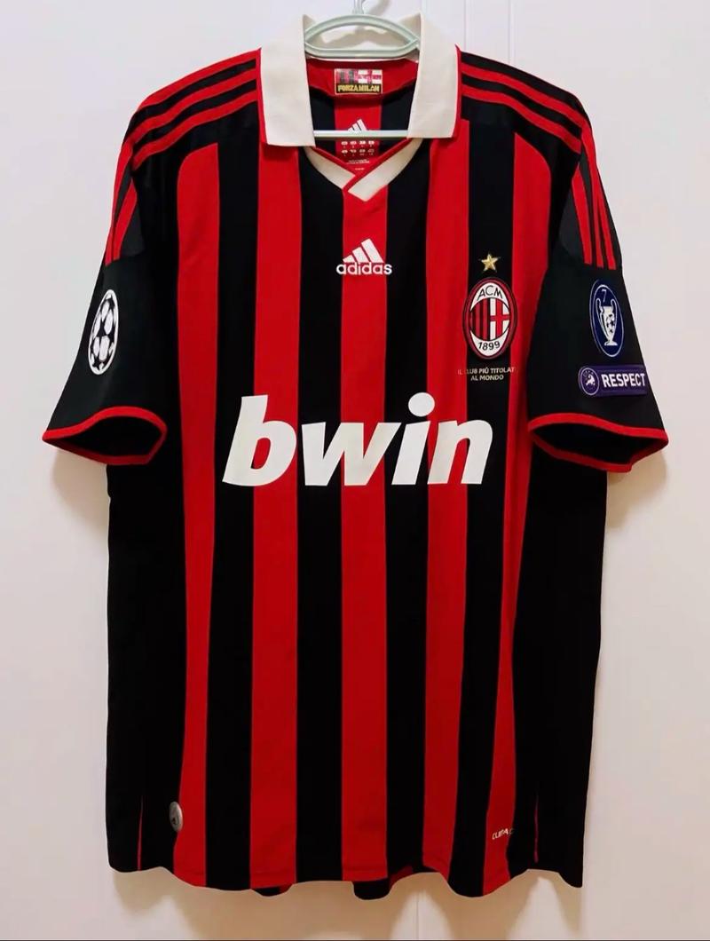 罗马诺：拜仁不会很快决定买断雅克松，但球员不会留在切尔西（罗马诺：拜仁暂缓雅克松买断决定，球员不会继续效力切尔西）