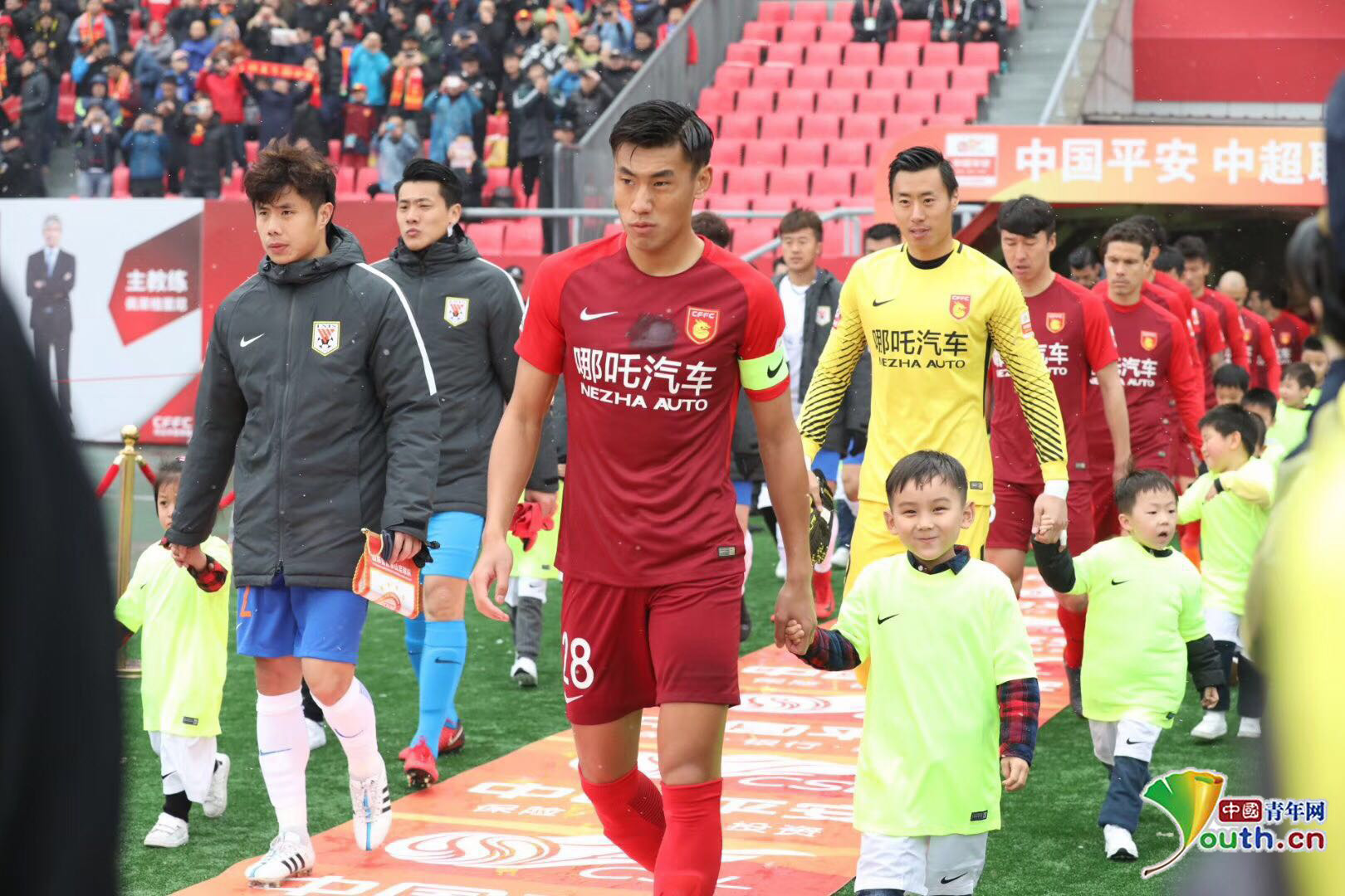 干哪去了？欧冠黄潜vs哥本哈根赛前播放欧联杯主题曲（赛前乌龙：欧冠黄潜战哥本哈根竟播放欧联杯主题曲）