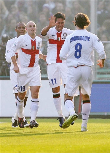 世体：皇马高层关注球队伤病问题，将其归咎于体能教练（世体：皇马高层忧心伤病潮，矛头指向体能教练）