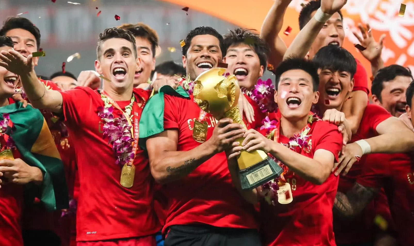 足球法甲豪门积极引援，锁定两大目标（法甲豪门加速补强，盯上两大引援目标）