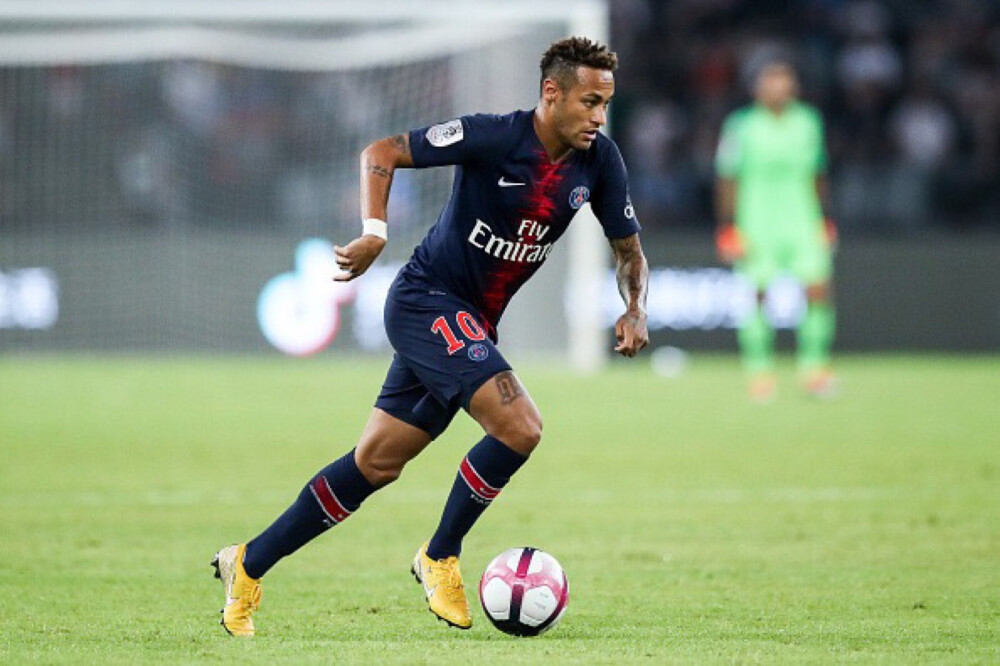 李磊谈足协杯夺冠：老将终会落幕，所以我们特别珍惜这个机会（李磊谈足协杯夺冠：老将终有谢幕日，我们尤为珍惜这次机会）