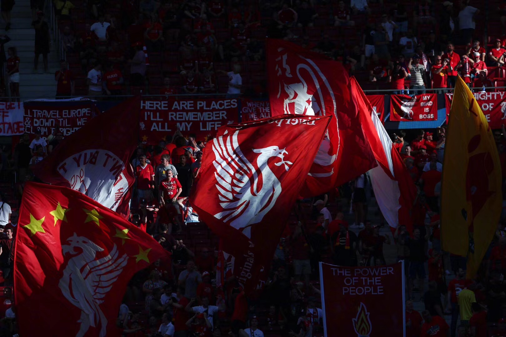 14场4球！19岁非洲中场天才新星横空出世，两大欧洲豪门都想签他（19岁非洲中场新星爆红：14战4球，两大欧洲豪门抢签）