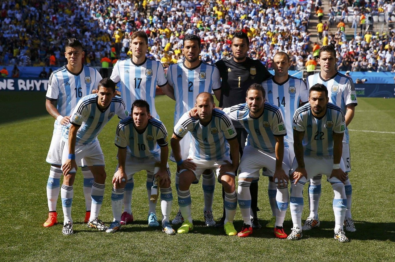 全网首发，足球纪录电影《决战梭鱼湾》明日12：00登陆爱奇艺（《决战梭鱼湾》足球纪录电影将于明日12：00在爱奇艺独家上线）